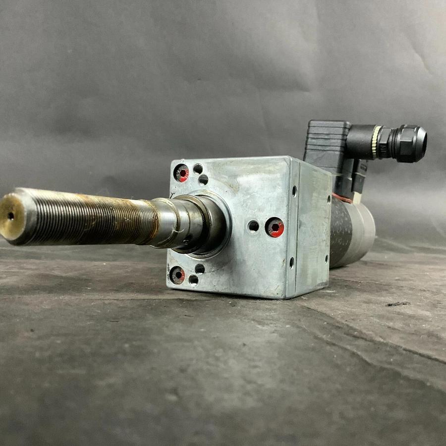 Used NECKAR MOTOREN DEISSLINGEN 557193 GEAR MOTOR ($240 OBO)