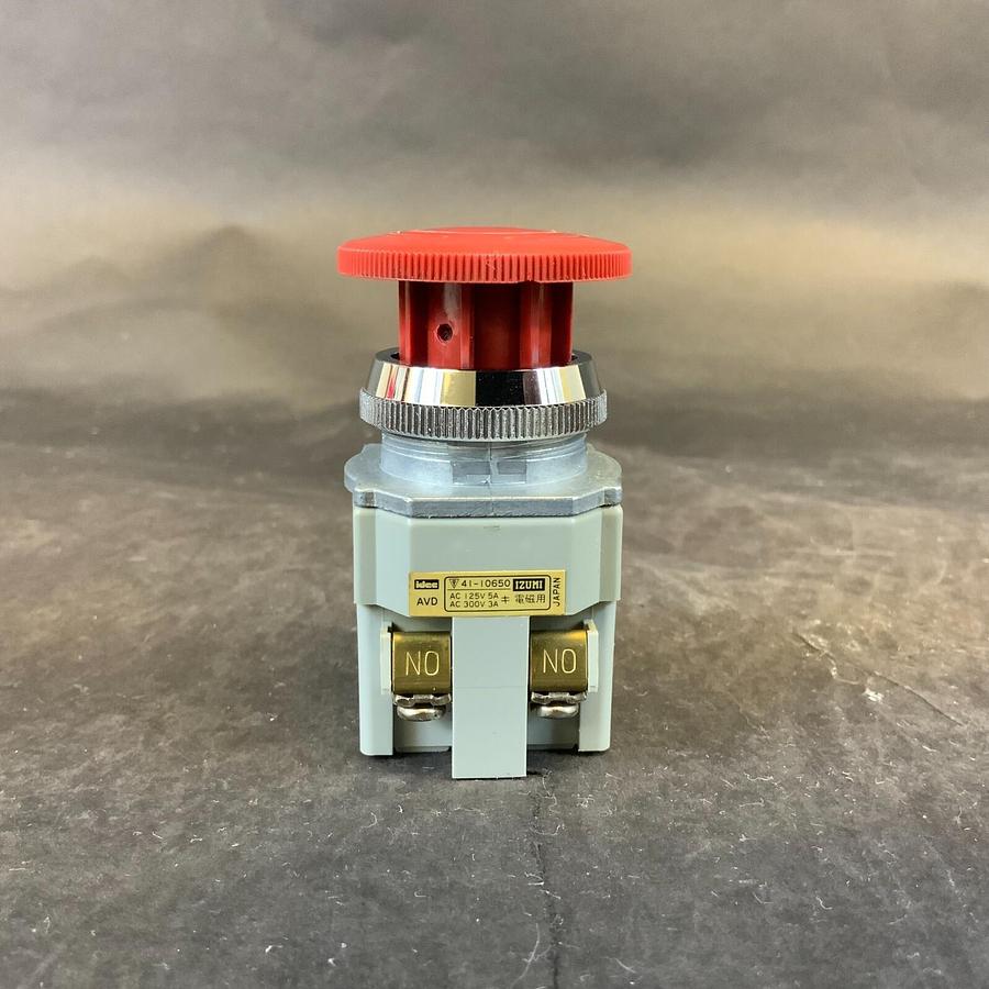 Used IDEC IZUMI 41-10650 SWITCH BUTTON ($5 OBO)