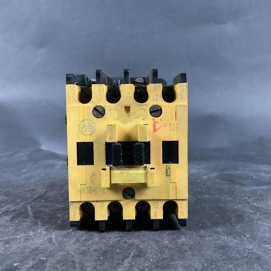 Used ALLEN BRADLEY 100-A18ND3 CONTACTOR ($45 OBO)