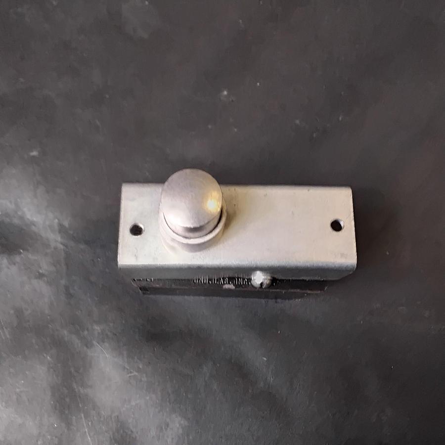 Used ALEMITE 335949 STEWERT WARNER SWITCH CH K396 212 ($12 OBO)
