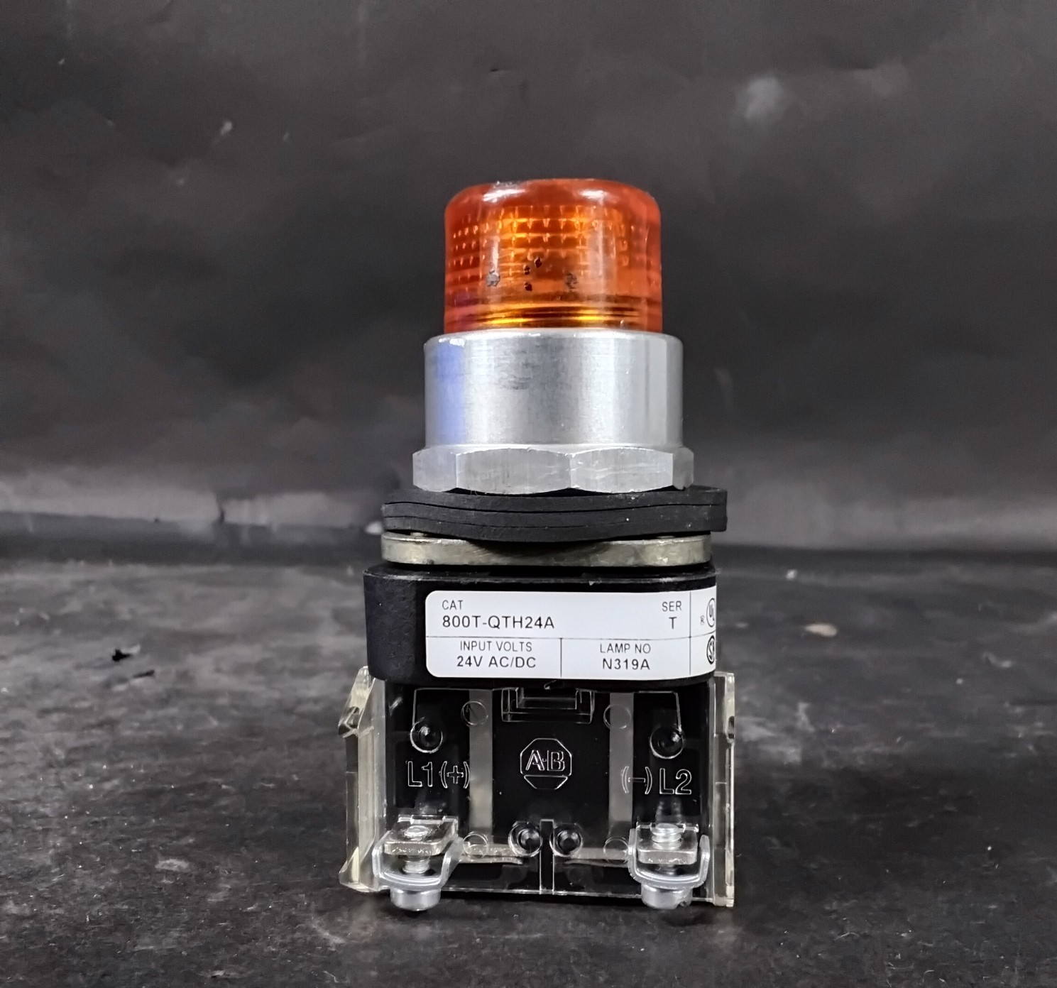 Used ALLEN BRADLEY 800T-QTH24A ORANGE PUSHBUTTON ($30 OBO)