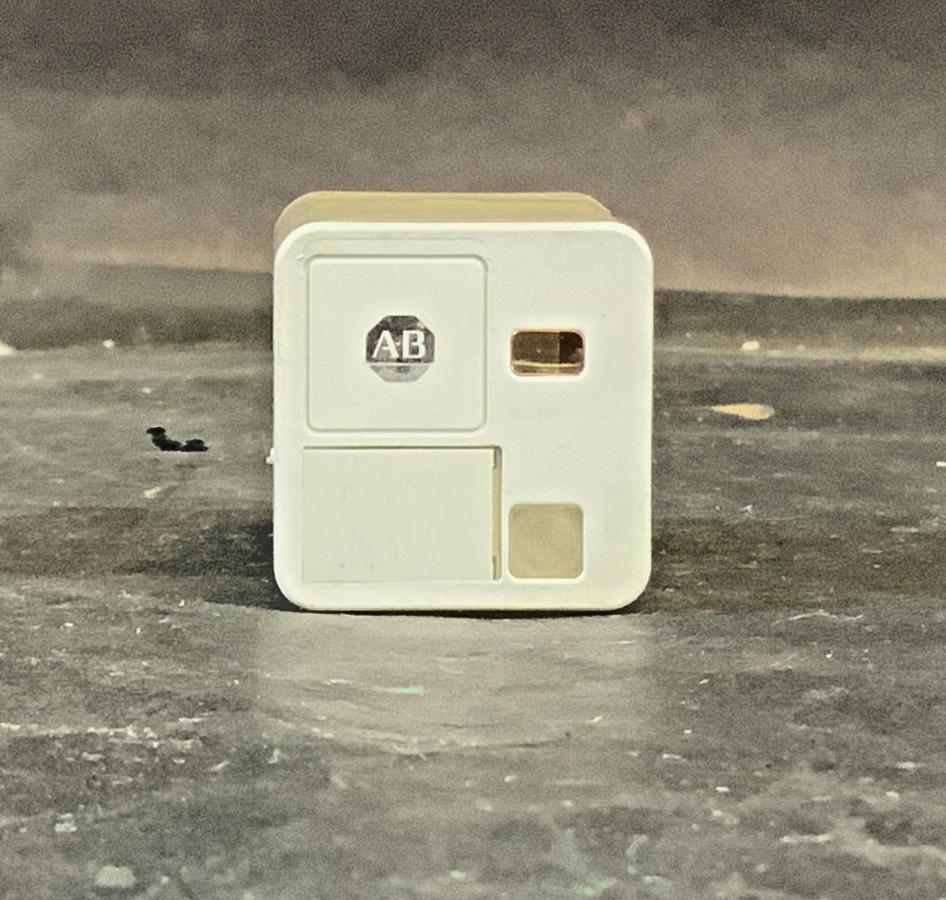 Used ALLEN BRADLEY 700-HA33A1 SERIES C ($10 OBO)