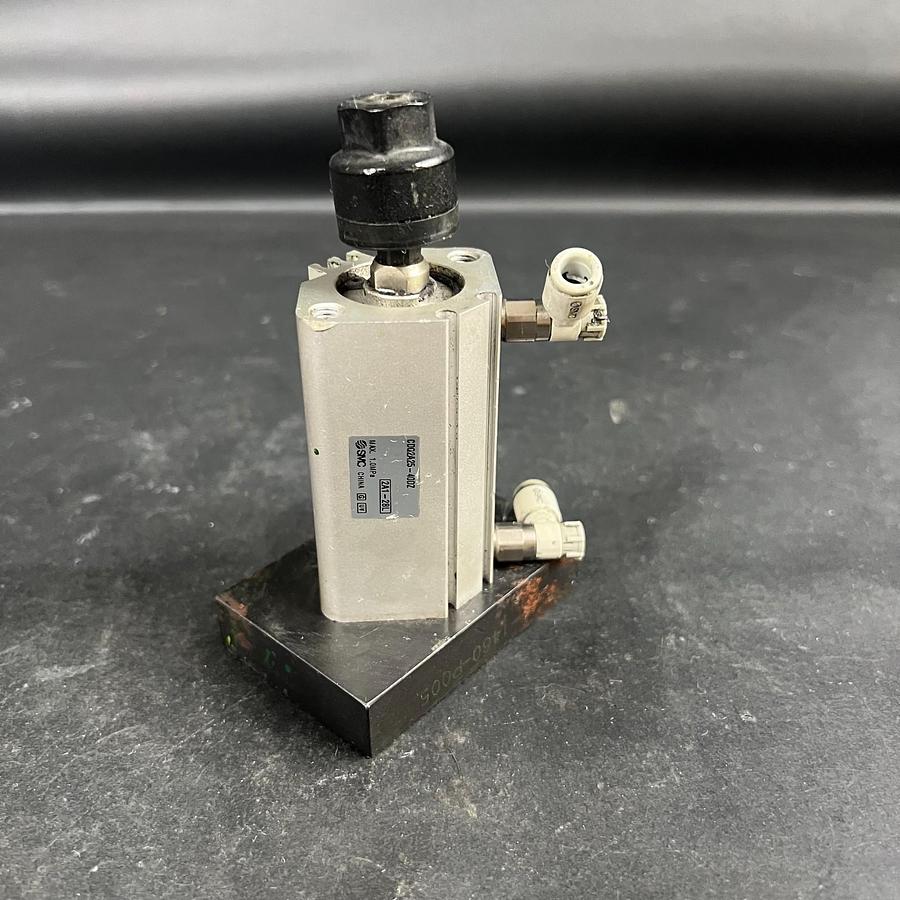 Used SMC CDQ2A25-40DZ COMPACT CYLINDER W/ BASE ($45 OBO)