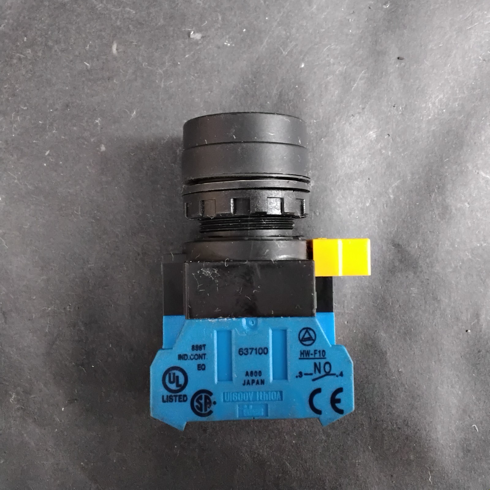 Used IDEC HW-F10 PUSHBUTTON ($15 OBO)