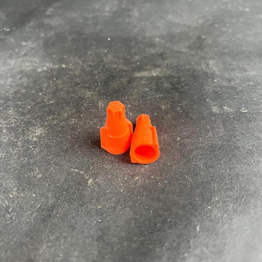 Used IDEAL TWISTER LT 30-340 WIRE CONNECTOR - SET OF 100 ($15 OBO)