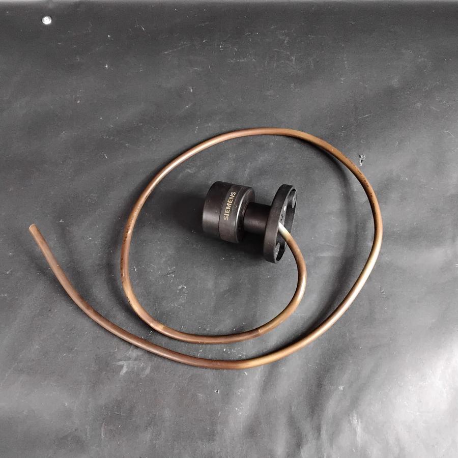 Used SIEMENS 8WD4 208-0AA STACK LIGHT BASE ($15 OBO)