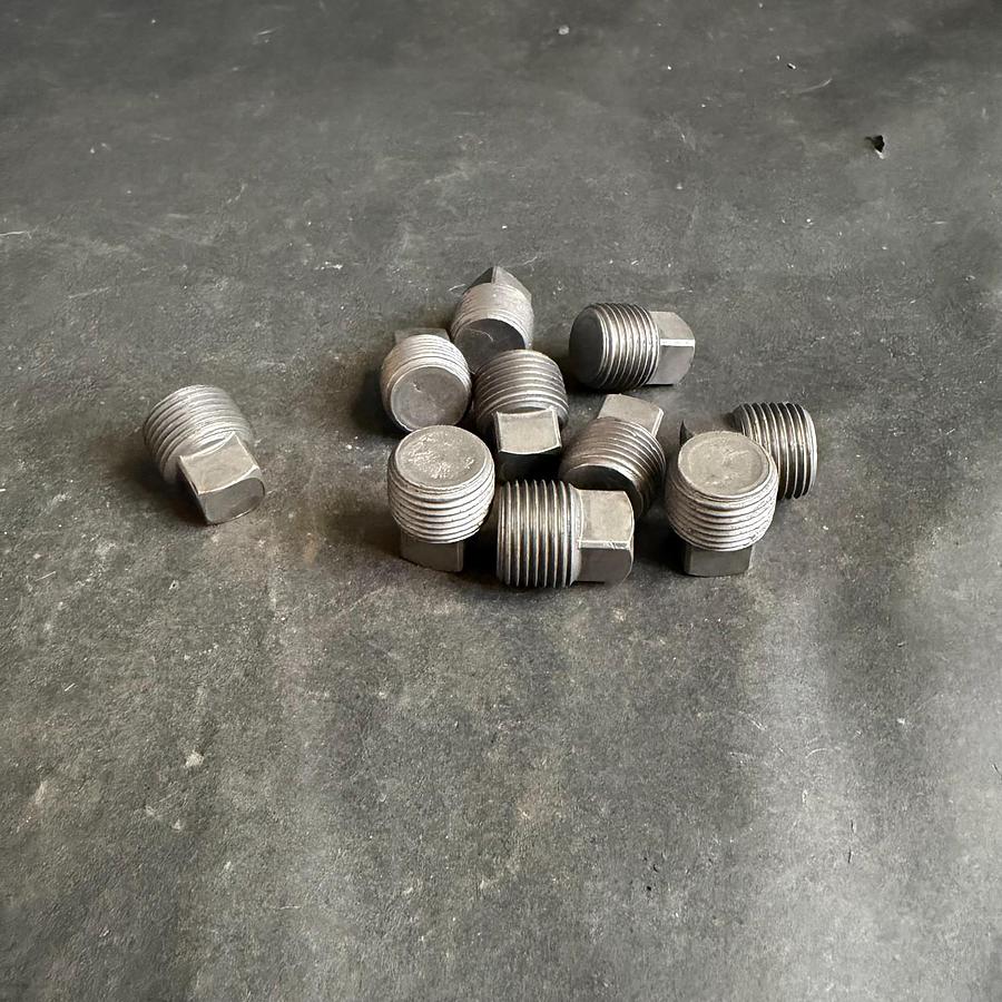 Used MSC 3/8” BLK SQUARE HEAD PLUG - SET OF 10