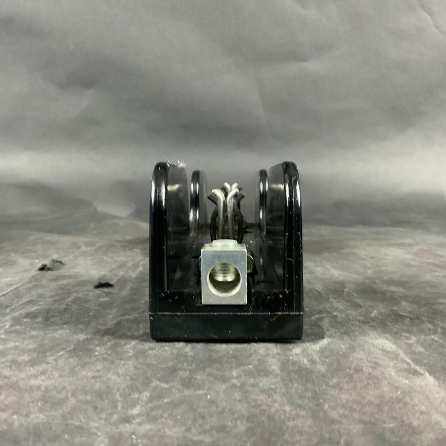 Used FERRAZ SHAWMUT 61006 FUSE BLOCK ($13 OBO)