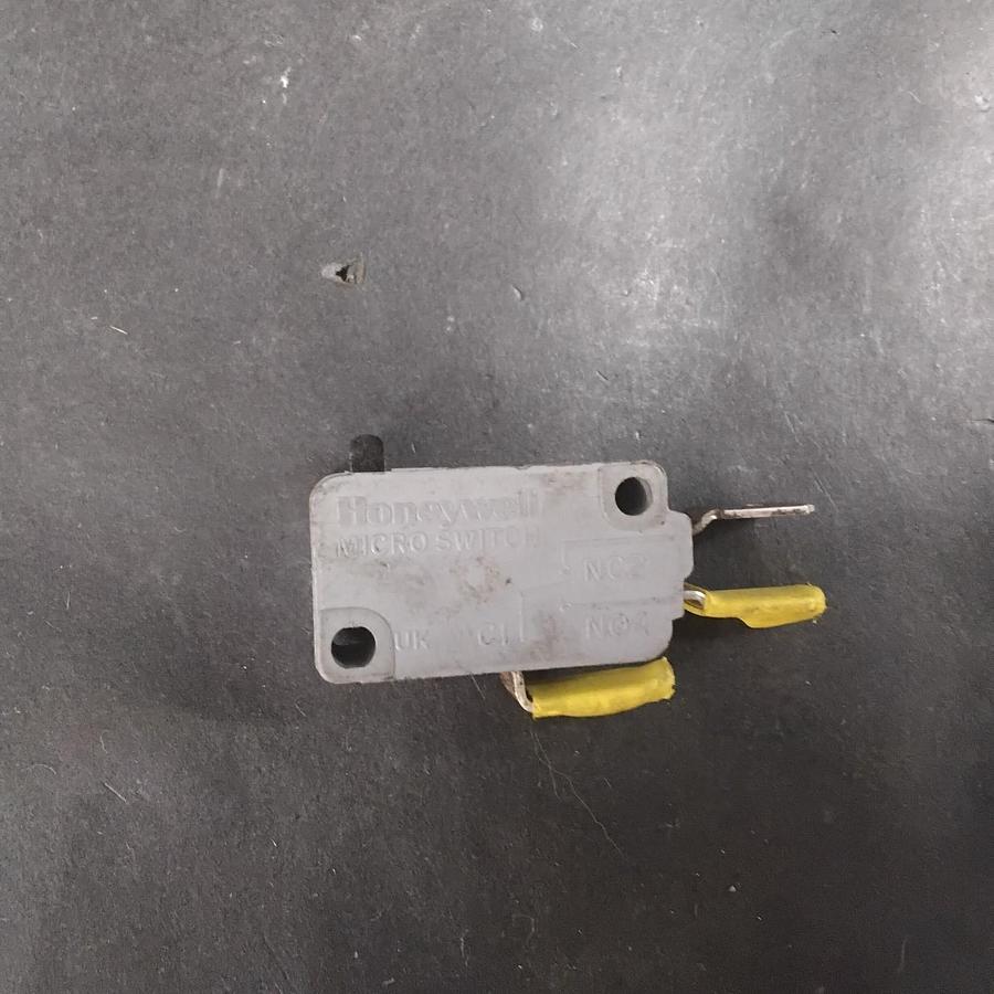 Used HONEYWELL V5B010CB3 LIMIT SWITCH ($5 OBO)