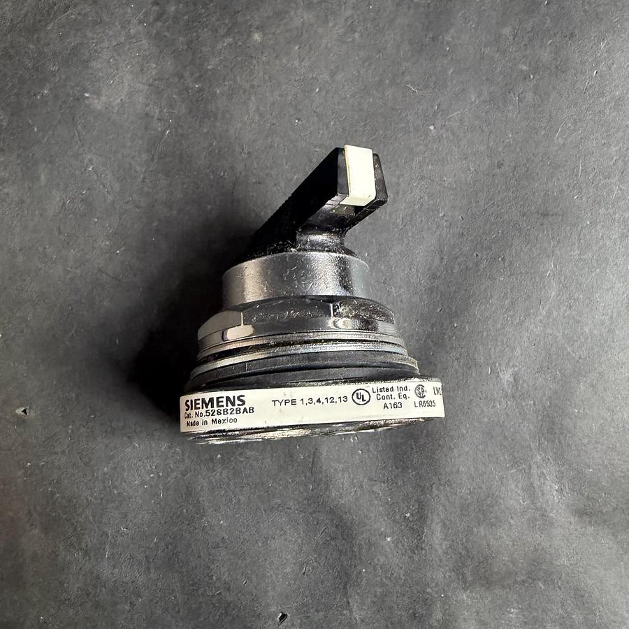 Used SIEMENS 528B2BAB SELECTOR SWITCH ($10 OBO)