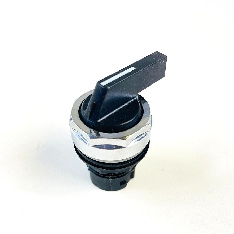 Used CUTLER HAMMER E22VG1 LEVER SELECTOR SWITCH 3-POS BLACK NEW OPEN BOX