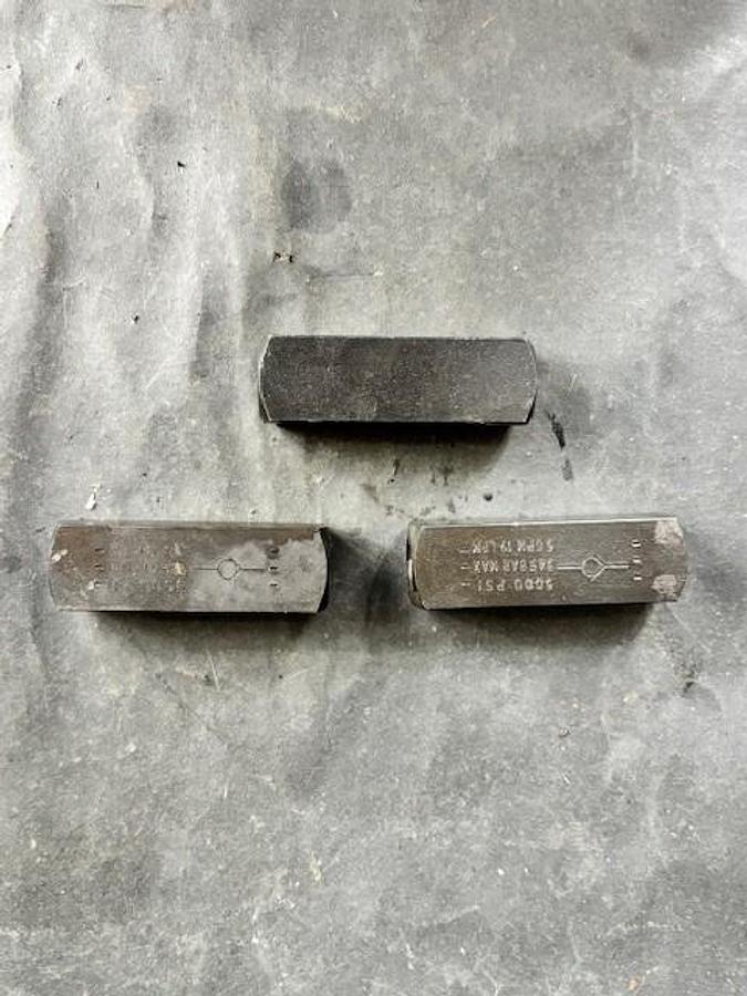 Used PARKER C400S CHECK VALVE 3PCS
