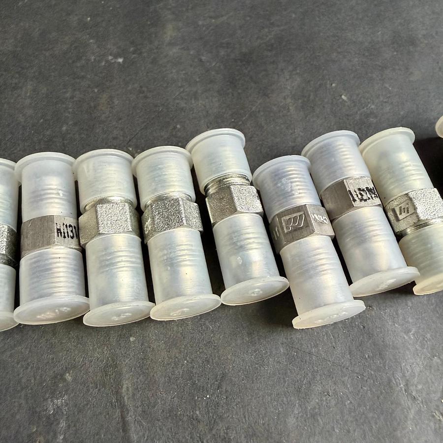 Used UNBRANDED 316 TUBE ADAPTOR FITTINGS - SET OF 14