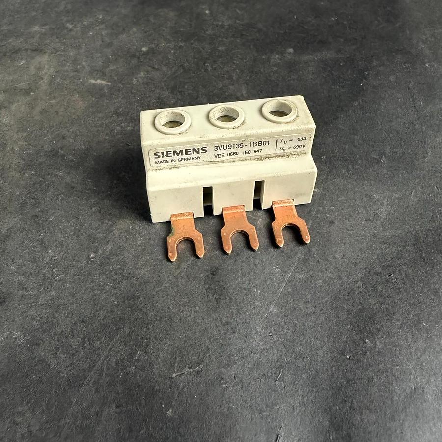 Used SIEMENS 3VU9135-1BB01 LINE SIDE FEEDER