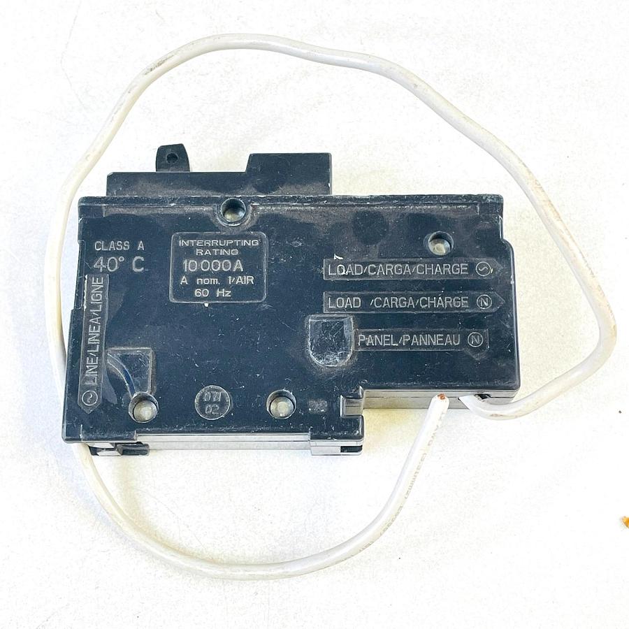 Used SQUARE D HOM120GFI 20A 1-POLE 120V 10KA PLUG-ON GFCI CIRCUIT BREAKER HOMELINE