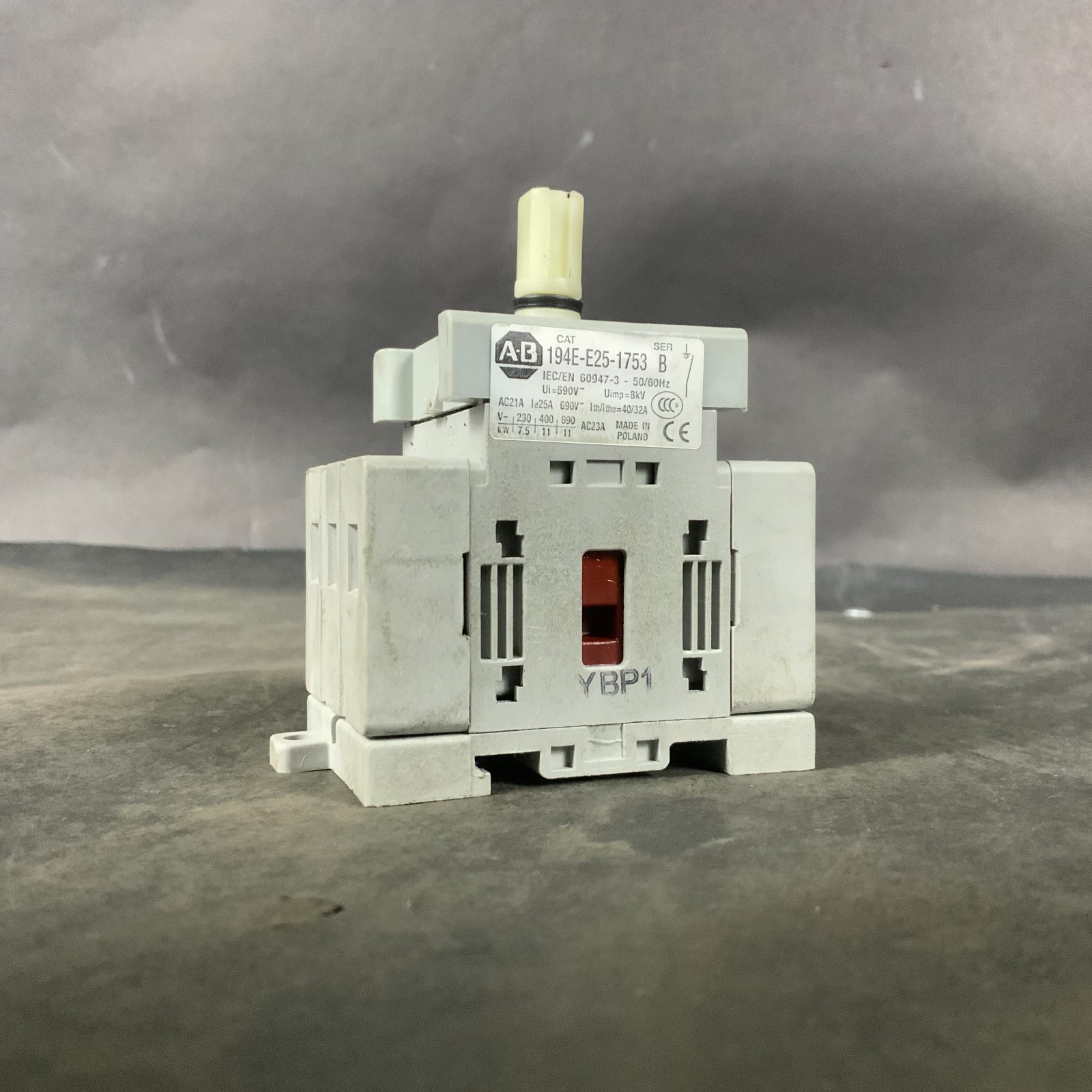 Used ALLEN BRADLEY 194E-E25-1753 SER B DISCONNECT SWITCH ($20 OBO)