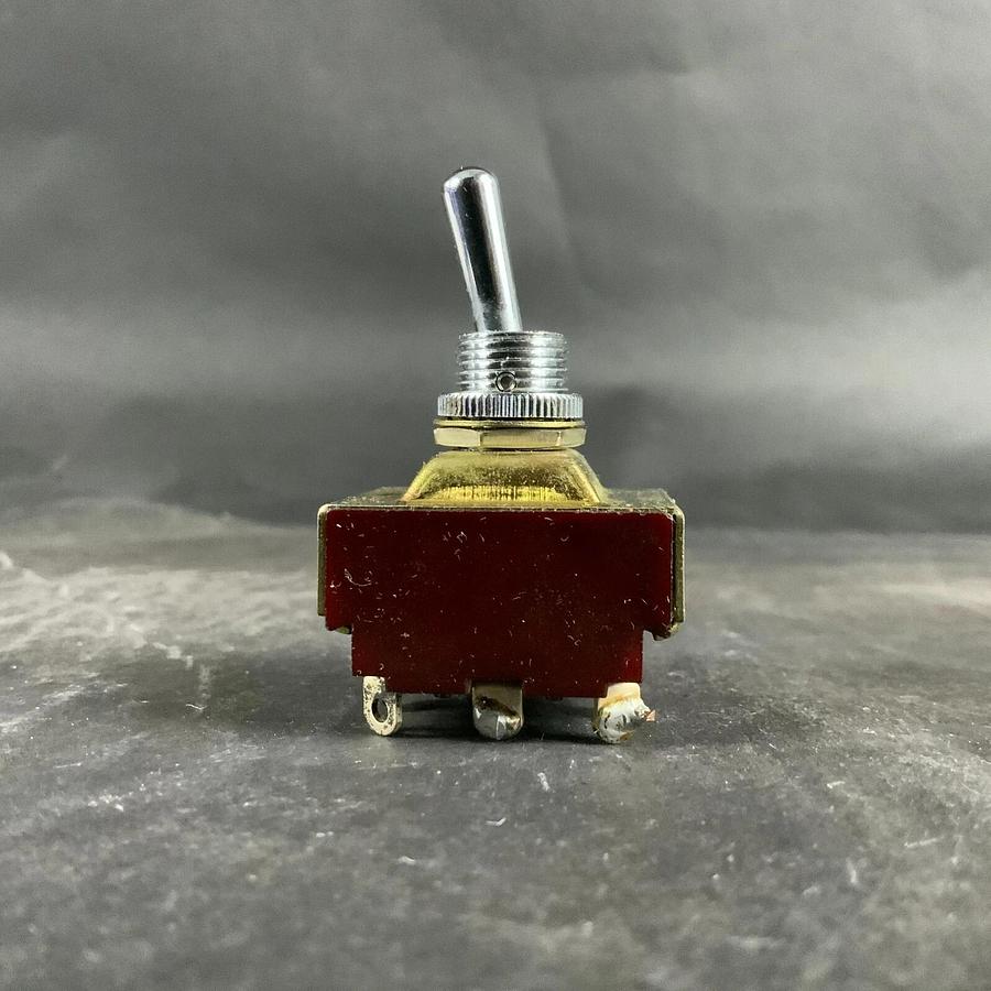 NIHON KAIHEKI S-32 TOGGLE SWITCH ($10 OBO)