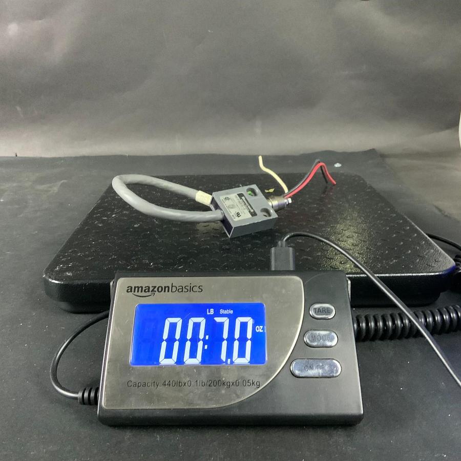 Used HONEYWELL 914CE19-6 MICRO SWITCH ($30 OBO)
