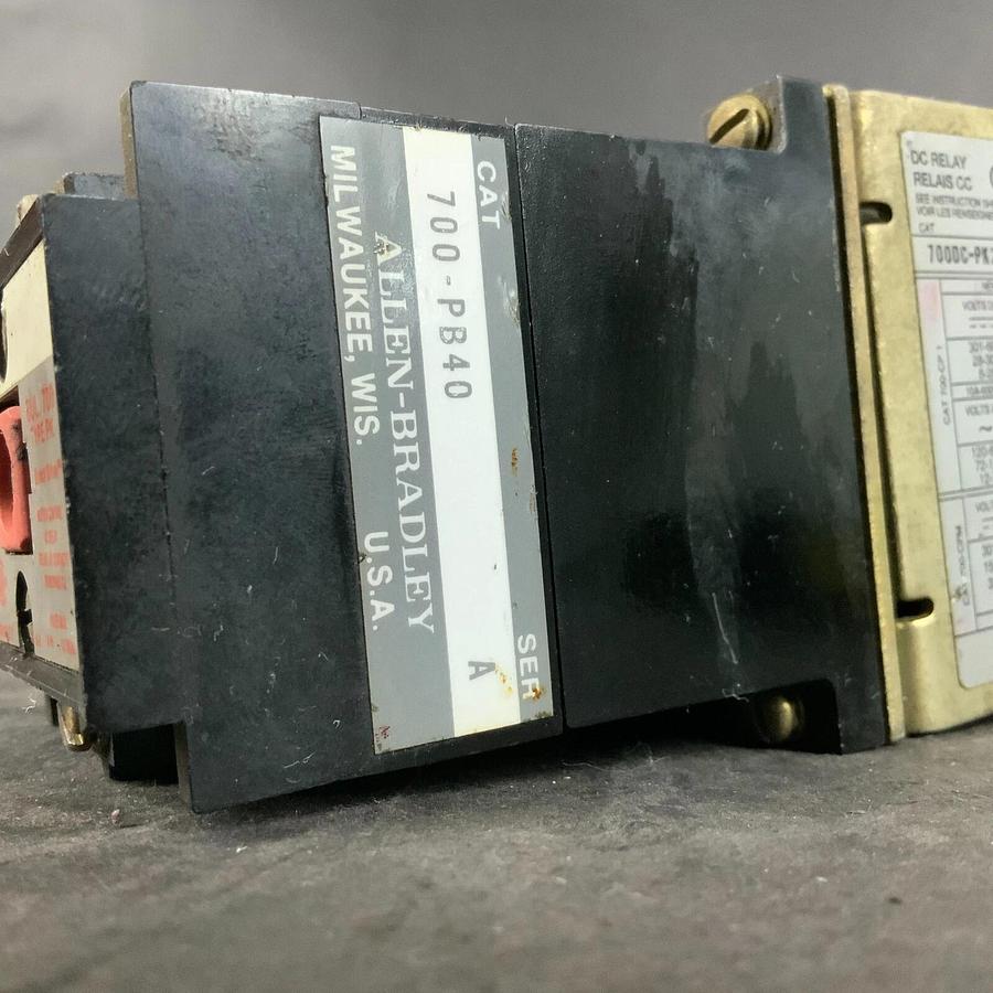 Used ALLEN BRADLEY 700DC-PK200Z24 W/ 700-PB40 AUX ($75 OBO)