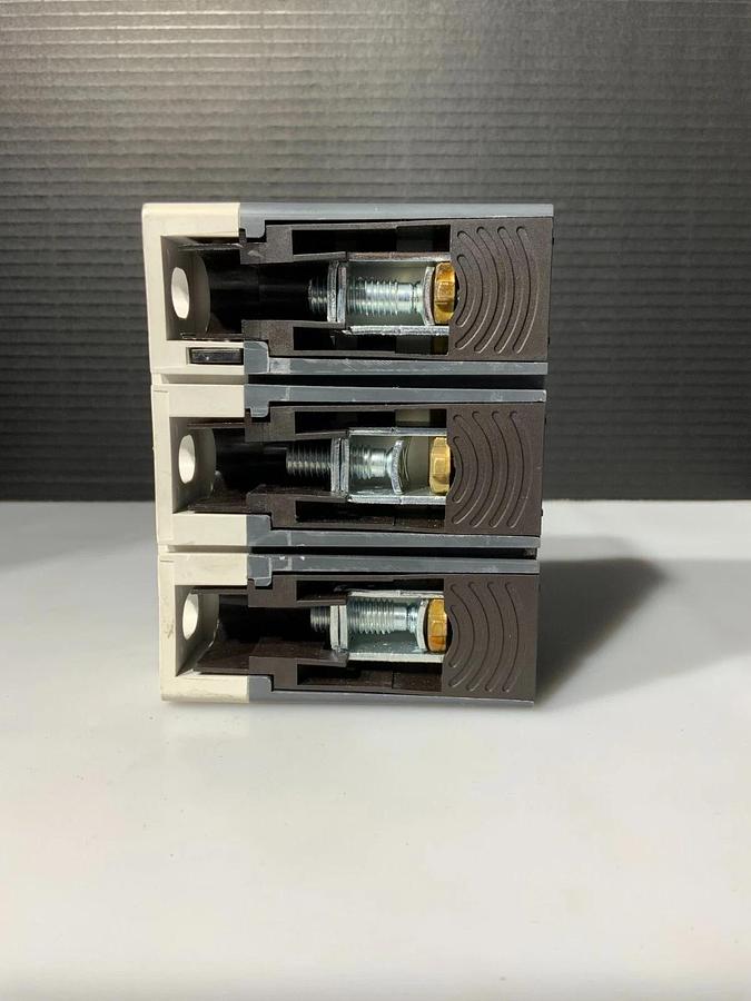 Used SIEMENS 3VL9205-7DC30 ($149.99 OBO)