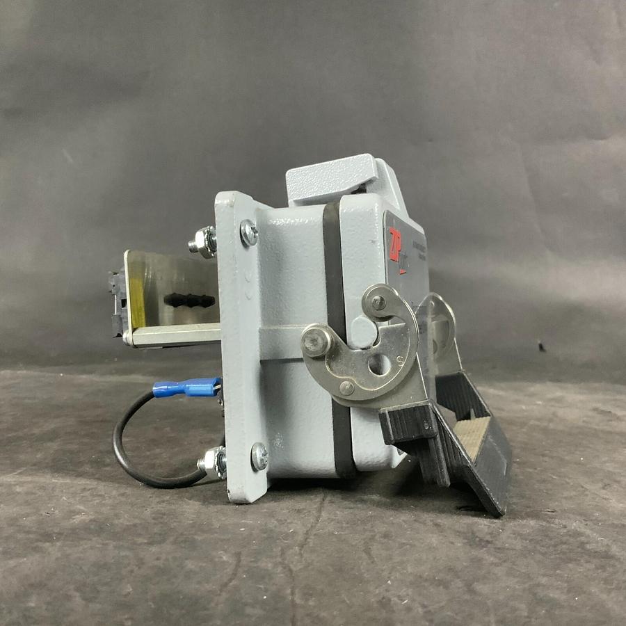 Used ZIP PORT 2P-PGA-32-300 PANEL INTERFACE CONNECTOR ($90 OBO)