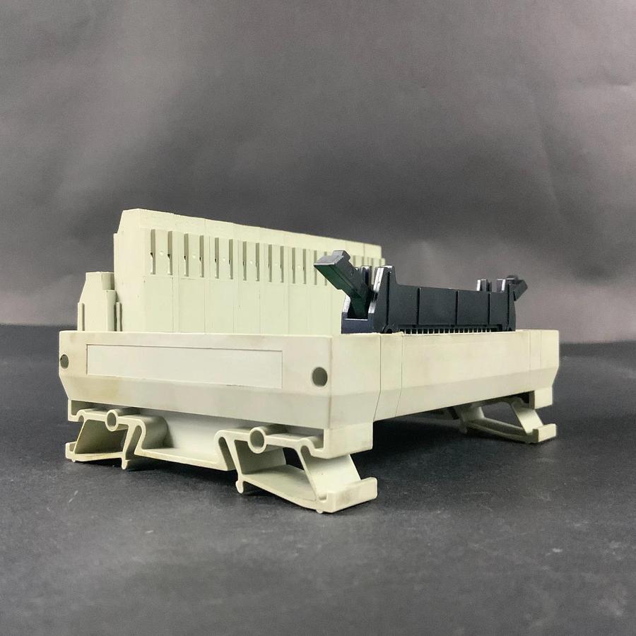 Used ALLEN BRADLEY 1492-IFM40F INTERFACE MODULE ($45 OBO)