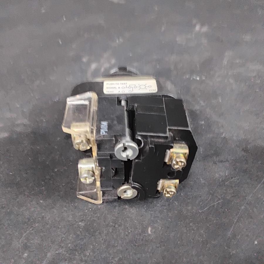 Used ALLEN BRADLEY 800T-P16 INDICATOR LIGHT- NO LENSE ($15 OBO)
