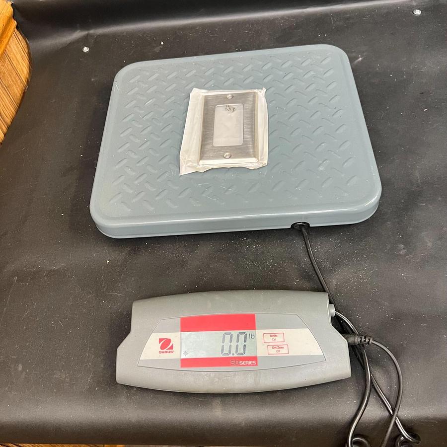Used LEVITON 84401-40 WALL PLATE ($5 OBO)