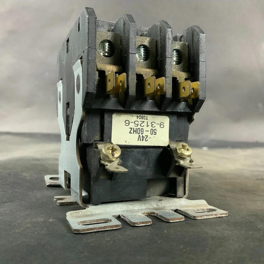 Used CUTLER HAMMER C25DNY66 DC CONTACTOR ($40 OBO)