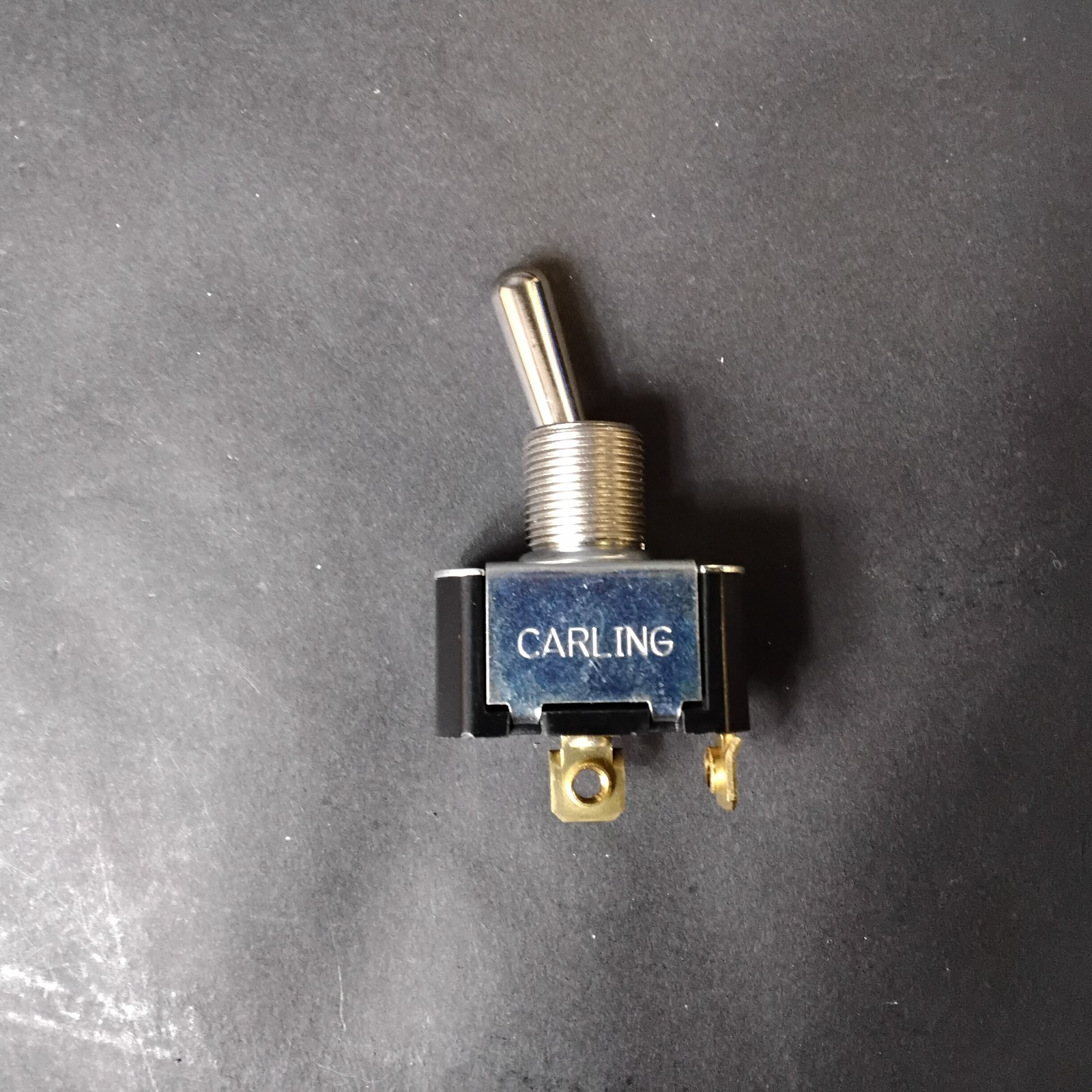 Used CARLING 6FA5H-73-XA 15A 125VAC HEAVY-DUTY TOGGLE SWITCH ($8 OBO)