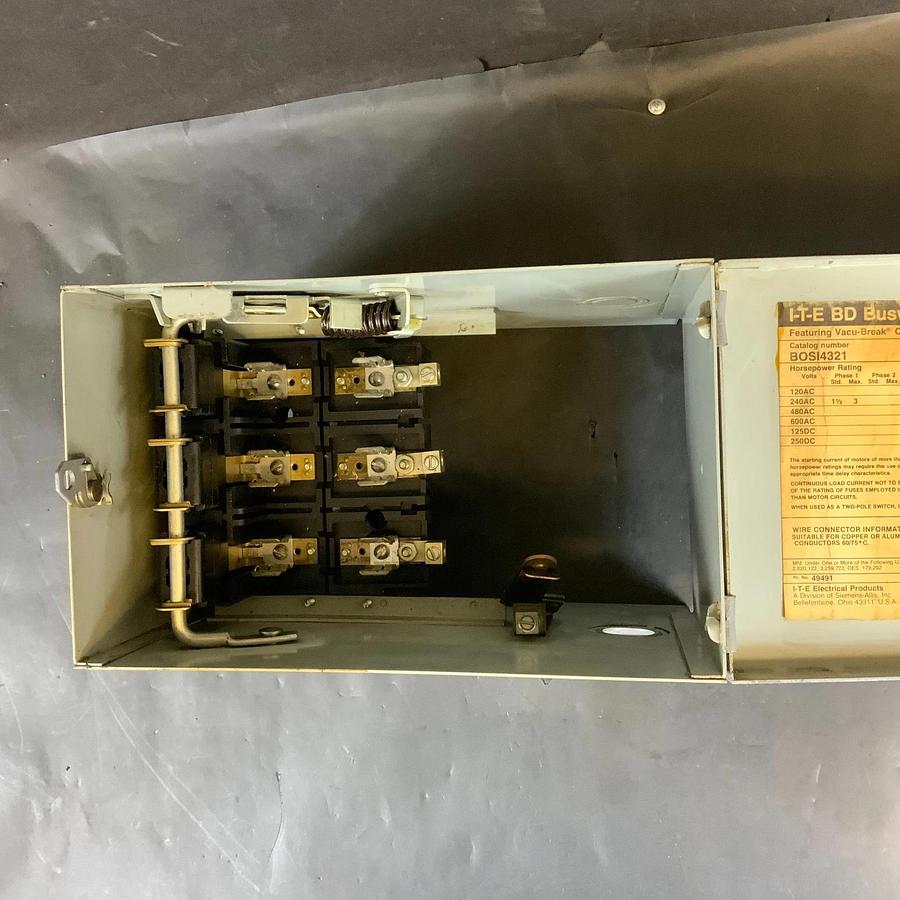 Used ITE SIEMENS BOSI4321 FUSIBLE BUSWAY PLUG SWITCH ($200 OBO)