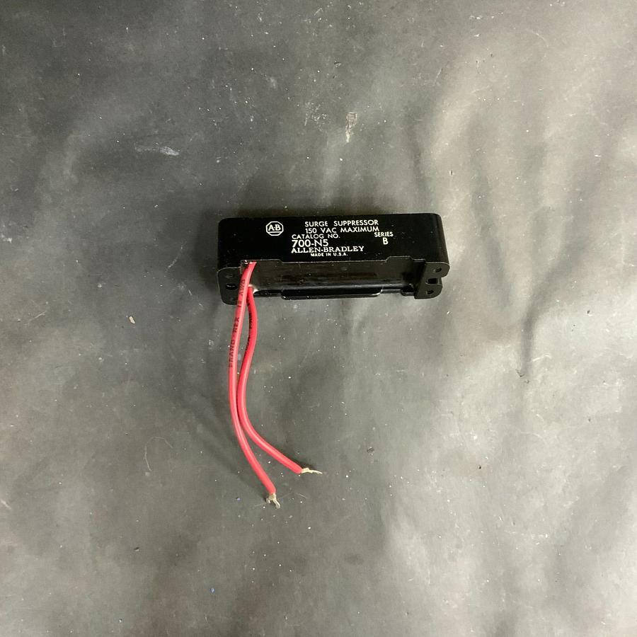 Used ALLEN BRADLEY 700-N5 SURGE SUPRESSOR ($5 OBO)