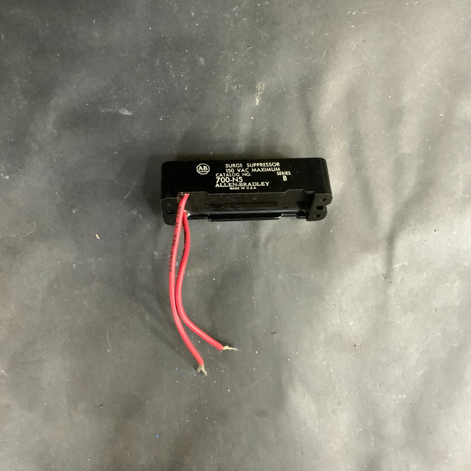 Used ALLEN BRADLEY 700-N5 SURGE SUPRESSOR ($5 OBO)