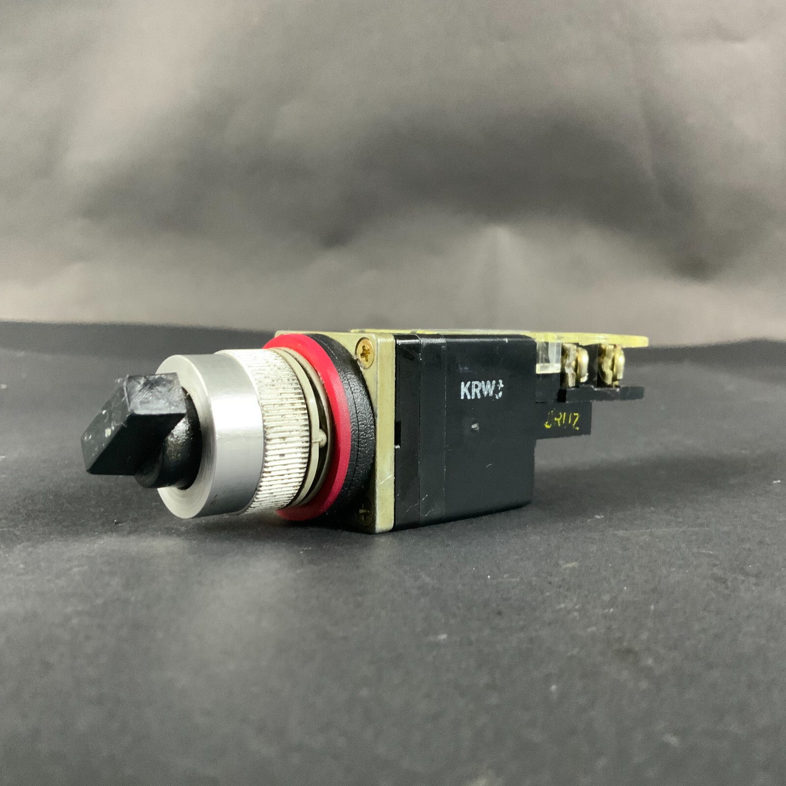 Used ALLEN BRADLEY 800MR-HX2B SELECTOR SWITCH ($20 OBO)