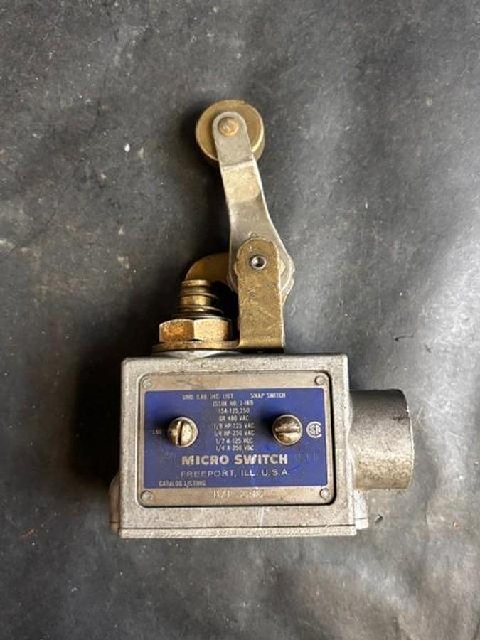 Used HONEYWELL MICROSWITCH BZE-2RQ2 LIMIT SWITCH ($25 OBO)