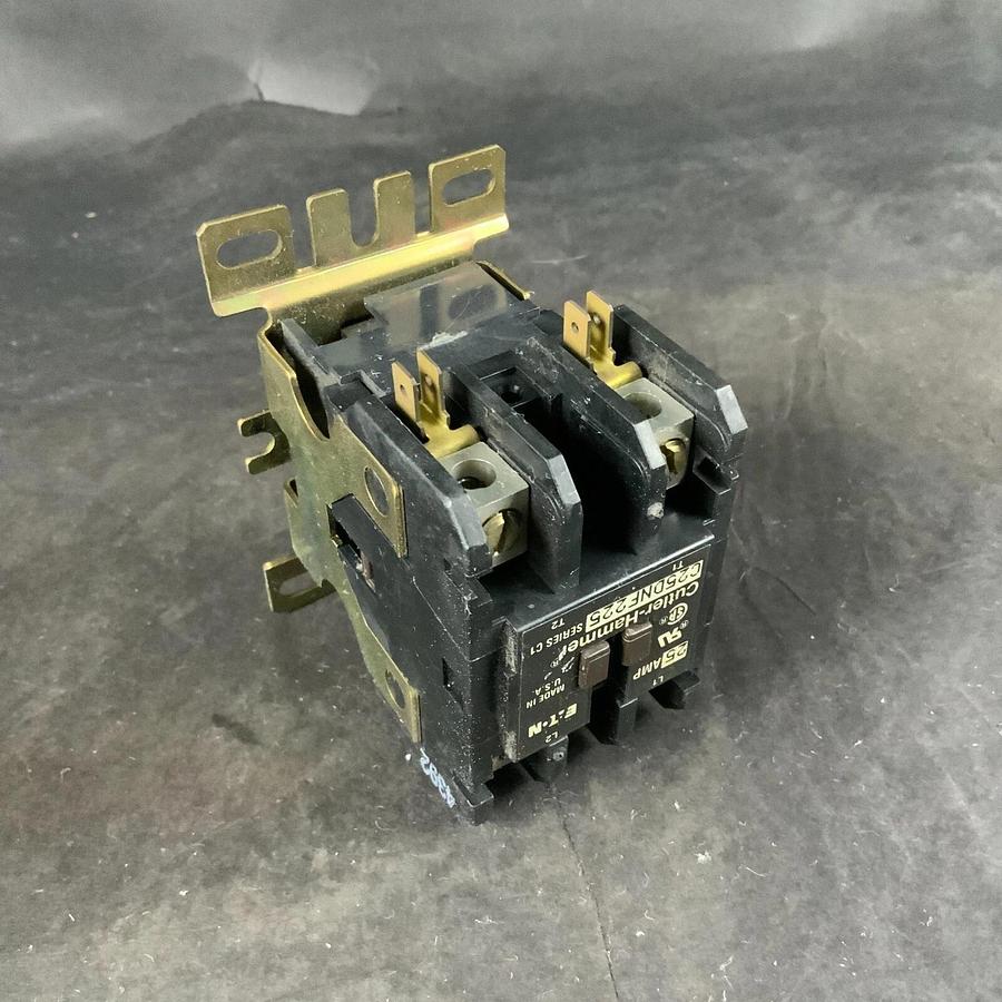 Used EATON CUTLER-HAMMER C25DNF225 SERIES C1 CONTACTOR ($20 OBO)
