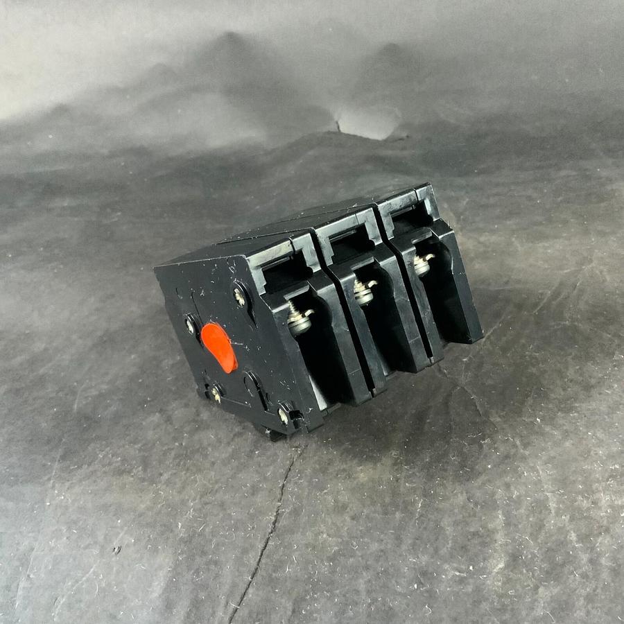 Used WESTINGHOUSE QC1289C30G05 CIRCUIT BREAKER ($25 OBO)