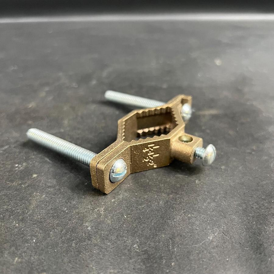 Used OEC OE-02 BRONZE GROUND CLAMP ($12 OBO)