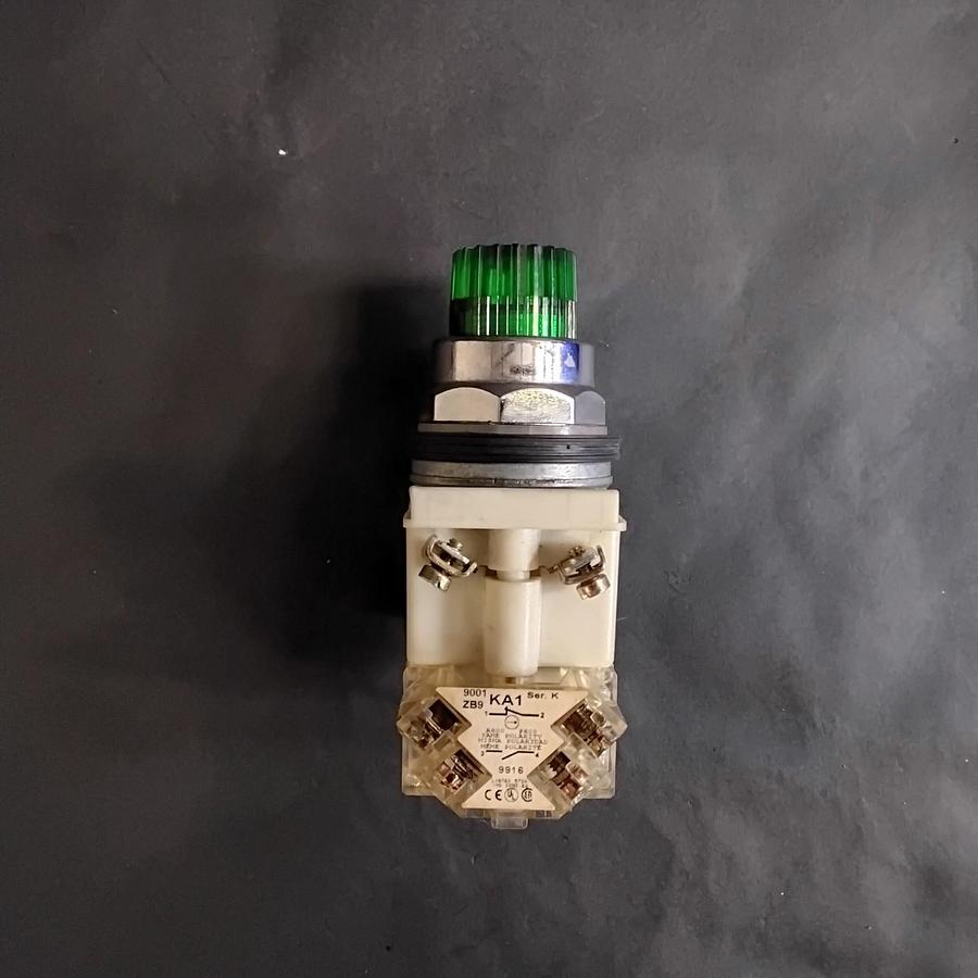 Used SCHNEIDER ELECTRIC 9001KM1 CONTACT BLOCK ($75 OBO)