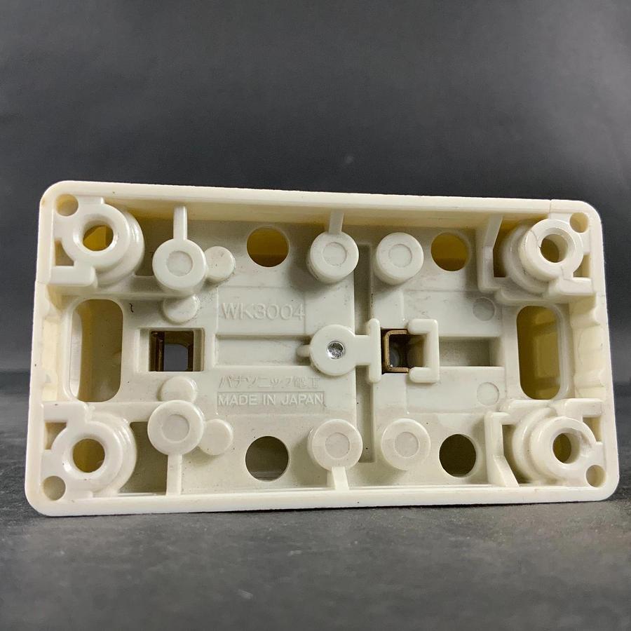 Used NATIONAL WK3004 AMP RECEPTACLE ($10 OBO)