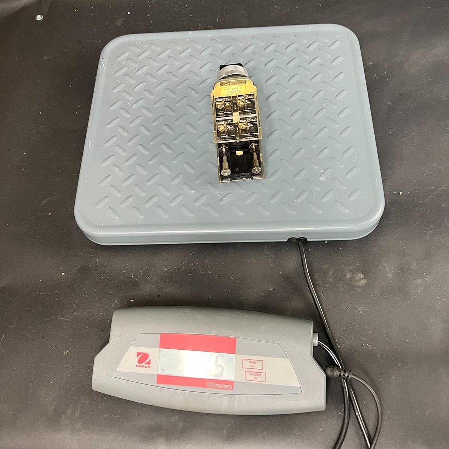 Used ALLEN BRADLEY 800T-J5KE7 SER N SELECTOR SWITCH ($35 OBO)