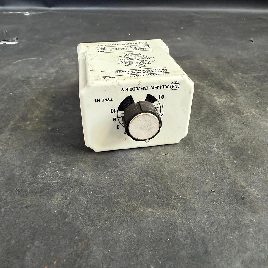 Used ALLEN BRADLEY 700-HT22AA1 TIME DELAY RELAY