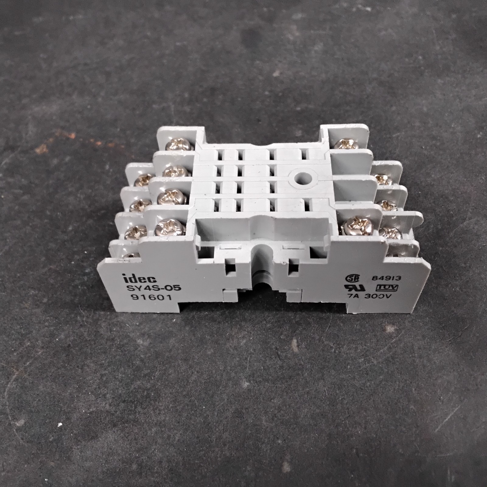Used IDEC SY4S-05 RELAY SOCKET ($5 OBO)