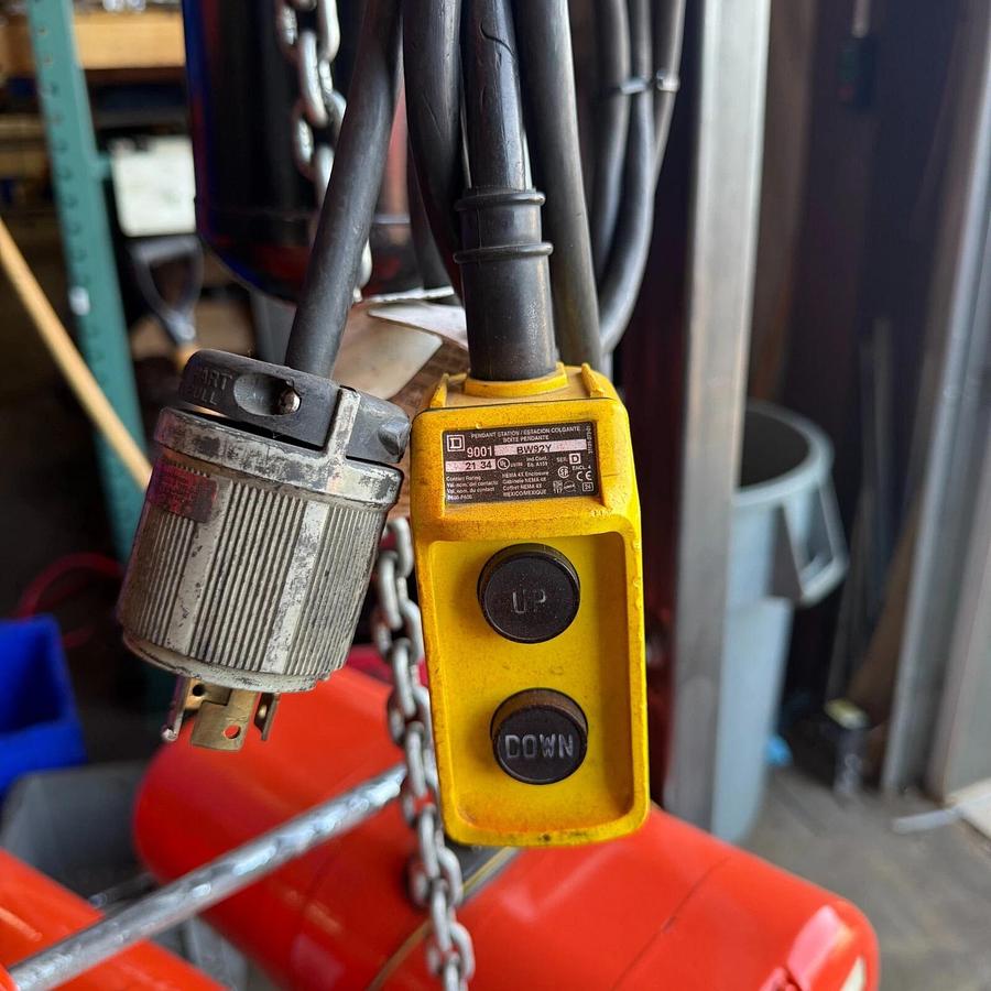 Refurbished CM LODESTAR MODEL B - 1/4 TON CHAIN HOIST -460V-3-60 POWER 16 F.P.M. ($1350 OBO)