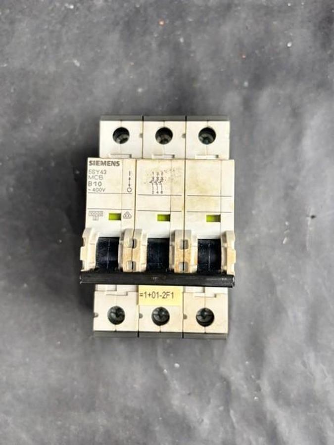 Used SIEMENS 5SY4310-6 CIRCUIT BREAKER