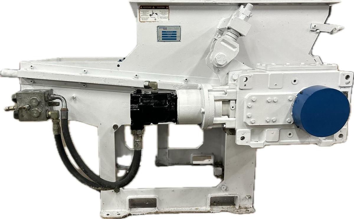 Used 2004 Vecoplan Hydraulic Grinder/Shredder RG32XLM - W/ FREE HYD PACK!
