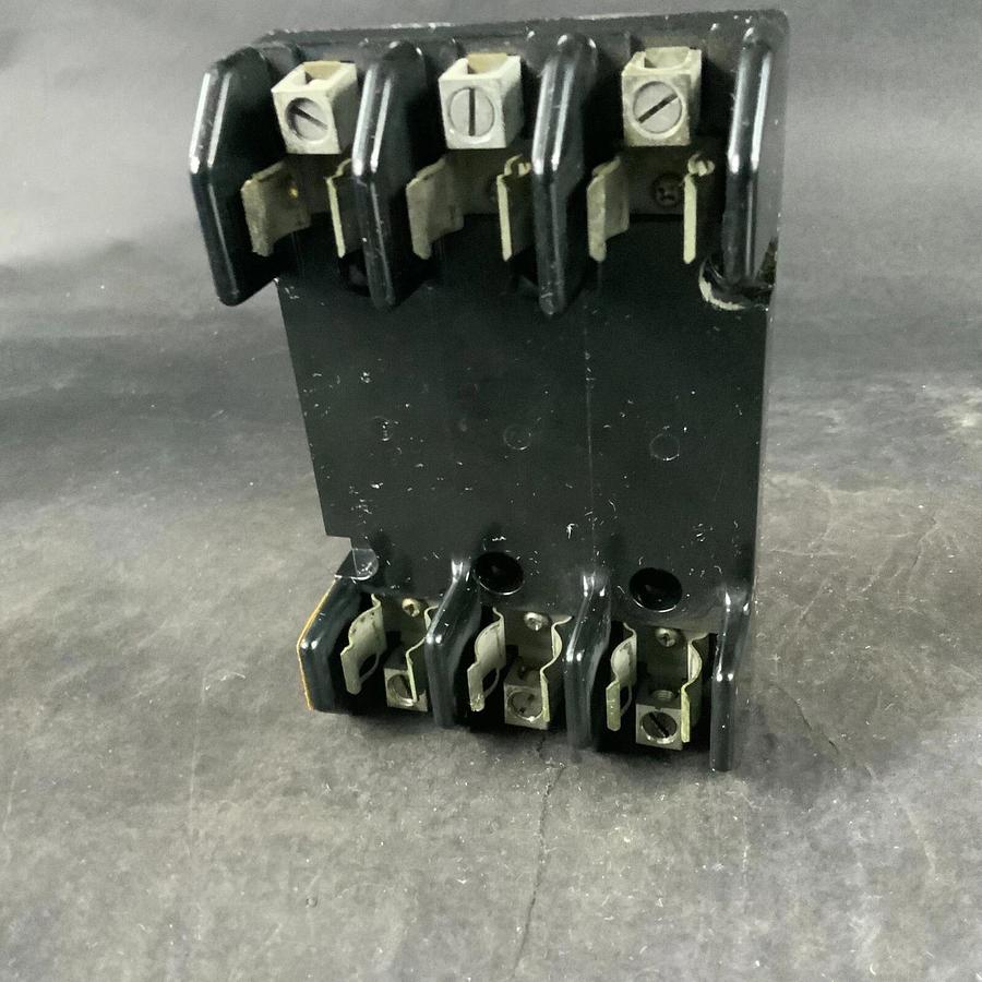 Used USD H60030-3C FUSE BLOCK ($10 OBO)