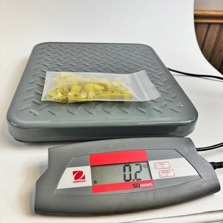 Used THOMAS & BETTS 12-10 AWG YELLOW DISCONNECT TERMINALS 32PCS