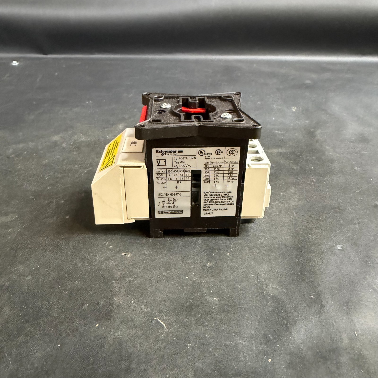 Used SCHNEIDER ELECTRIC V1 SWITCH BODY ($35 OBO)