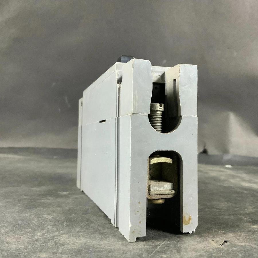 Used WESTINGHOUSE HFB1030 CIRCUIT BREAKER ($40 OBO)